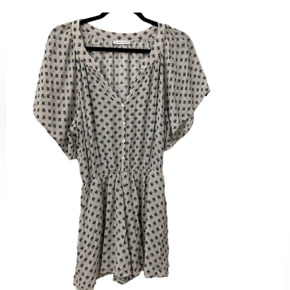 Miou Muse Anthropologie V Neck Button Up sz S EUC Short Sleeve Romper Modest - Picture 1 of 16